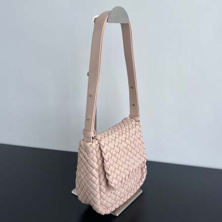2025年7月9日入荷新作#Bottega Veneta Mini COBBLE  762711  intrecciato 19x17x6 極品/正規品同様/人気/革/バッグ/AJ工場