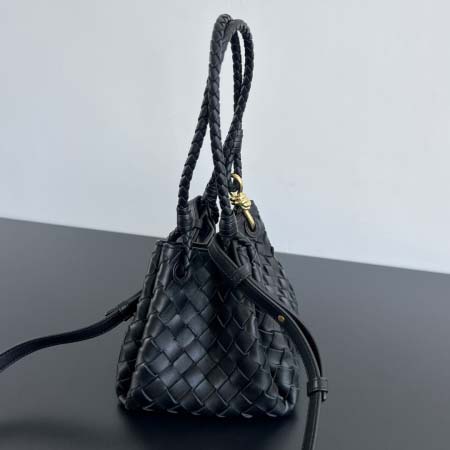 2025年7月9日入荷新作#Bottega Venetaintrecciato  mini #Bottega Veneta  knot   796569 Size21X17X16.5cm  極品/正規品同様/人気/革/バッグ/AJ工場
