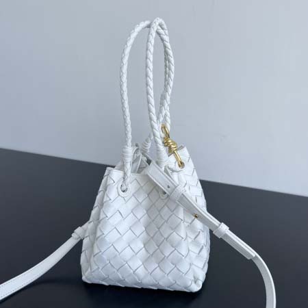 2025年7月9日入荷新作#Bottega Venetaintrecciato  mini #Bottega Veneta  knot   796569 Size21X17X16.5cm  極品/正規品同様/人気/革/バッグ/AJ工場