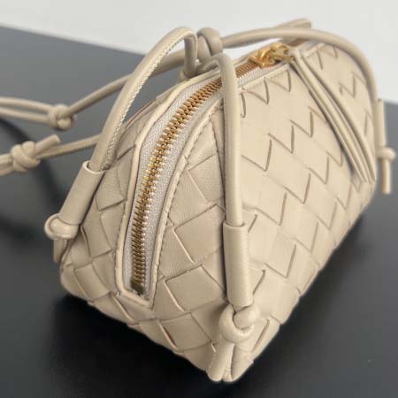 2025年7月9日入荷新作#Bottega VenetaConcert  ouch  794258    lntrecciato   18.5*11.5*8.5   極品/正規品同様/人気/革/バッグ/AJ工場