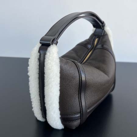 2025年7月9日入荷新作#Bottega Veneta   20x13x9.5特価/人気/革/バッグ/AJ工場
