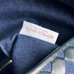 2025年7月7日入荷新作Bottega Veneta    795949   girl   54*24*13  極品/正規品同様/人気/革/バッグ/AJ工場