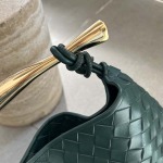2025年7月7日入荷新作Bottega Veneta  SARDINE  716082    33x20x4   極品/正規品同様/人気/革/バッグ/AJ工場