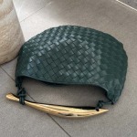 2025年7月7日入荷新作Bottega Veneta  SARDINE  716082    33x20x4   極品/正規品同様/人気/革/バッグ/AJ工場