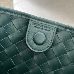 2025年7月7日入荷新作Bottega Veneta  SARDINE  716082    33x20x4   極品/正規品同様/人気/革/バッグ/AJ工場