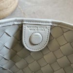 2025年7月7日入荷新作Bottega Veneta  SARDINE  716082    33x20x4   極品/正規品同様/人気/革/バッグ/AJ工場