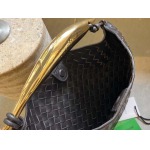 2025年7月7日入荷新作Bottega Veneta  SARDINE  716082    33x20x4   極品/正規品同様/人気/革/バッグ/AJ工場