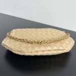 2025年7月7日入荷新作Bottega Veneta2024 SARDINE   776768  33x20x4   極品/正規品同様/人気/革/バッグ/AJ工場