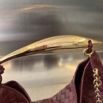 2025年7月7日入荷新作Bottega Veneta2024 SARDINE   776768  33x20x4   極品/正規品同様/人気/革/バッグ/AJ工場