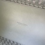 2025年7月7日入荷新作#BCabat 608810  Logo  Bottega Veneta  45cm  32x23x16    極品/正規品同様/人気/革/バッグ/AJ工場