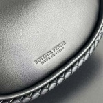 2025年7月7日入荷新作Bottega Veneta794902    28x27x6  極品/正規品同様/人気/革/バッグ/AJ工場