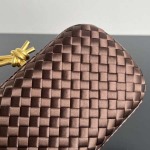 2025年7月7日入荷新作 Bottega Veneta Knot  717622  knot Logo  20x12x5.5 極品/正規品同様/人気/革/バッグ/AJ工場