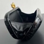 2025年7月7日入荷新作 Bottega Veneta Knot  717622 knot 20x12x5.5 極品/正規品同様/人気/革/バッグ/AJ工場