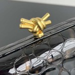 2025年7月7日入荷新作 Bottega Veneta Knot  717622 knot 20x12x5.5 極品/正規品同様/人気/革/バッグ/AJ工場