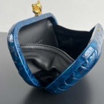 2025年7月7日入荷新作 Bottega Veneta Knot  717622 knot 20x12x5.5 極品/正規品同様/人気/革/バッグ/AJ工場