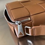 2025年7月7日入荷新作 730027  Bottega Veneta  20x15x5   極品/正規品同様/人気/革/バッグ/AJ工場