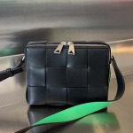 2025年7月7日入荷新作 730027  Bottega Veneta  20x15x5   極品/正規品同様/人気/革/バッグ/AJ工場