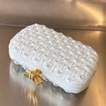2025年7月7日入荷新作  Bottega Veneta Knot 717622  knotLogo  20x12x5.5   極品/正規品同様/人気/革/バッグ/AJ工場