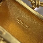 2025年7月7日入荷新作  Bottega Veneta Knot 717622   knotLogo  19x11.5x5   極品/正規品同様/人気/革/バッグ/AJ工場