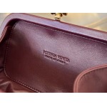 2025年7月7日入荷新作  Bottega Veneta Knot 717622  knotLogo  19x11.5x5   極品/正規品同様/人気/革/バッグ/AJ工場