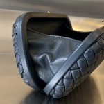 2025年7月7日入荷新作  Bottega Veneta Knot 717622  knotLogo  20x12x5.5   極品/正規品同様/人気/革/バッグ/AJ工場