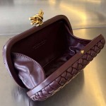 2025年7月7日入荷新作  Bottega Veneta Knot 717622  knotLogo  20x12x5.5   極品/正規品同様/人気/革/バッグ/AJ工場