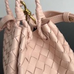2025年7月7日入荷新作  Bottega Venetaintrecciato  mini   Bottega Veneta  knot   796569 Size21X17X16.5cm  極品/正規品同様/人気/革/バッグ/AJ工場