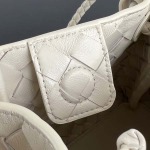2025年7月7日入荷新作  Bottega Venetaintrecciato  mini   Bottega Veneta  knot   796569 Size21X17X16.5cm  極品/正規品同様/人気/革/バッグ/AJ工場