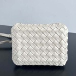 2025年7月7日入荷新作  Bottega Venetaintrecciato  mini   Bottega Veneta  knot   796569 Size21X17X16.5cm  極品/正規品同様/人気/革/バッグ/AJ工場