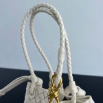 2025年7月7日入荷新作  Bottega Venetaintrecciato  mini   Bottega Veneta  knot   796569 Size21X17X16.5cm  極品/正規品同様/人気/革/バッグ/AJ工場