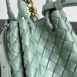 2025年7月7日入荷新作  Bottega Venetaintrecciato  mini   Bottega Veneta  knot   796569 Size21X17X16.5cm  極品/正規品同様/人気/革/バッグ/AJ工場