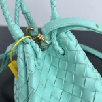 2025年7月7日入荷新作  Bottega Venetaintrecciato  mini   Bottega Veneta  knot   796569 Size21X17X16.5cm  極品/正規品同様/人気/革/バッグ/AJ工場