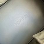 2025年7月7日入荷新作  Bottega Venetaintrecciato  mini   Bottega Veneta  knot   796569 Size21X17X16.5cm  極品/正規品同様/人気/革/バッグ/AJ工場