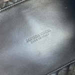 2025年7月7日入荷新作  Bottega Venetaintrecciato  mini   Bottega Veneta  knot   796569 Size21X17X16.5cm  極品/正規品同様/人気/革/バッグ/AJ工場