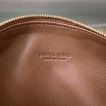 2025年7月7日入荷新作 Bottega VenetaWallace   754443  intrecciato bottega   SIZE:22x13x9.5極品/正規品同様/人気/革/バッグ/AJ工場