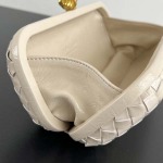 2025年7月7日入荷新作 Bottega Veneta 新作    (717622 25cm)   SIZE:25x10x5 極品/正規品同様/人気/革/バッグ/AJ工場