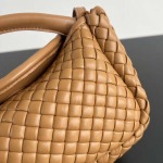 2025年7月7日入荷新作 Bottega Veneta 新作    805739     SIZE:23*11*8 極品/正規品同様/人気/革/バッグ/AJ工場