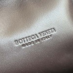 2025年7月7日入荷新作 Bottega Veneta 新作Lauren 1980    804038    SIZE:27x15x8 極品/正規品同様/人気/革/バッグ/AJ工場