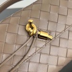 2025年7月7日入荷新作 Bottega Veneta Clutch    741511      SIZE:31x13x3 極品/正規品同様/人気/革/バッグ/AJ工場