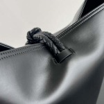 2025年7月7日入荷新作 Bottega Veneta 25早春新作Liberta    806038      SIZE:30x18x18 極品/正規品同様/人気/革/バッグ/AJ工場