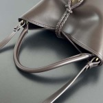 2025年7月7日入荷新作 Bottega Veneta 25早春新作Liberta    806038      SIZE:30x18x18 極品/正規品同様/人気/革/バッグ/AJ工場
