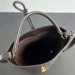 2025年7月7日入荷新作 Bottega Veneta 25早春新作Liberta    806038      SIZE:30x18x18 極品/正規品同様/人気/革/バッグ/AJ工場