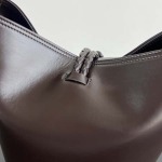 2025年7月7日入荷新作 Bottega Veneta 25早春新作Liberta    806038      SIZE:30x18x18 極品/正規品同様/人気/革/バッグ/AJ工場