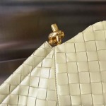 2025年7月8日入荷新作#Bottega Veneta   2023  740898    hin30x26x2CM極品/正規品同様/人気/革/バッグ/AJ工場