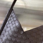 2025年7月8日入荷新作#Bottega Veneta   2023  740898    hin30x26x2CM極品/正規品同様/人気/革/バッグ/AJ工場