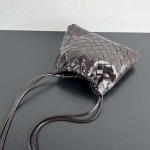 2025年7月8日入荷新作#Bottega Veneta     Dustbag 816987       21x16.6x1   極品/正規品同様/人気/革/バッグ/AJ工場
