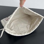 2025年7月8日入荷新作#Bottega Veneta      Dustbag 796728  32x23 極品/正規品同様/人気/革/バッグ/AJ工場