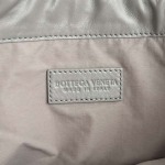 2025年7月8日入荷新作#Bottega Veneta     Dustbag 796728   32x23 極品/正規品同様/人気/革/バッグ/AJ工場