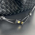2025年7月8日入荷新作#Bottega Veneta     Dustbag 796728   32x23 極品/正規品同様/人気/革/バッグ/AJ工場
