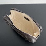 2025年7月8日入荷新作B 24 765809Intrecciato     logo     13*22*4cm   極品/正規品同様/人気/革/バッグ/AJ工場